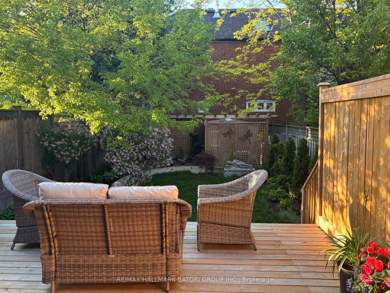 166 Old Orchard Grove • Toronto, ON photo 32
