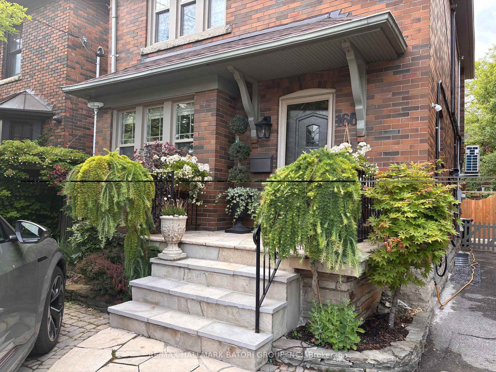 166 Old Orchard Grove • Toronto, ON photo 36
