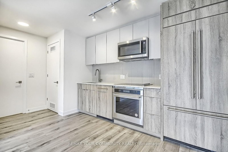 808 - 840 St Clair Avenue W