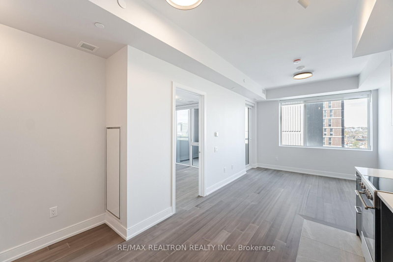 904 - 664 Spadina Avenue