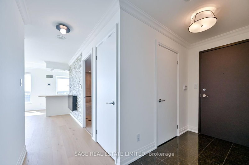 1114 - 410 Queens Quay W