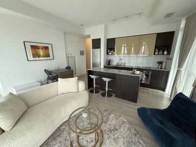 99 The Donway W • #403 • Toronto, ON photo 2