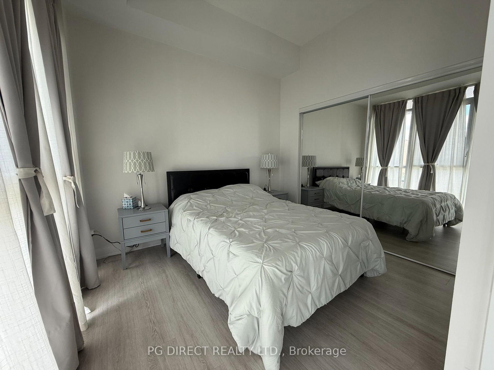 99 The Donway W • #403 • Toronto, ON photo 6
