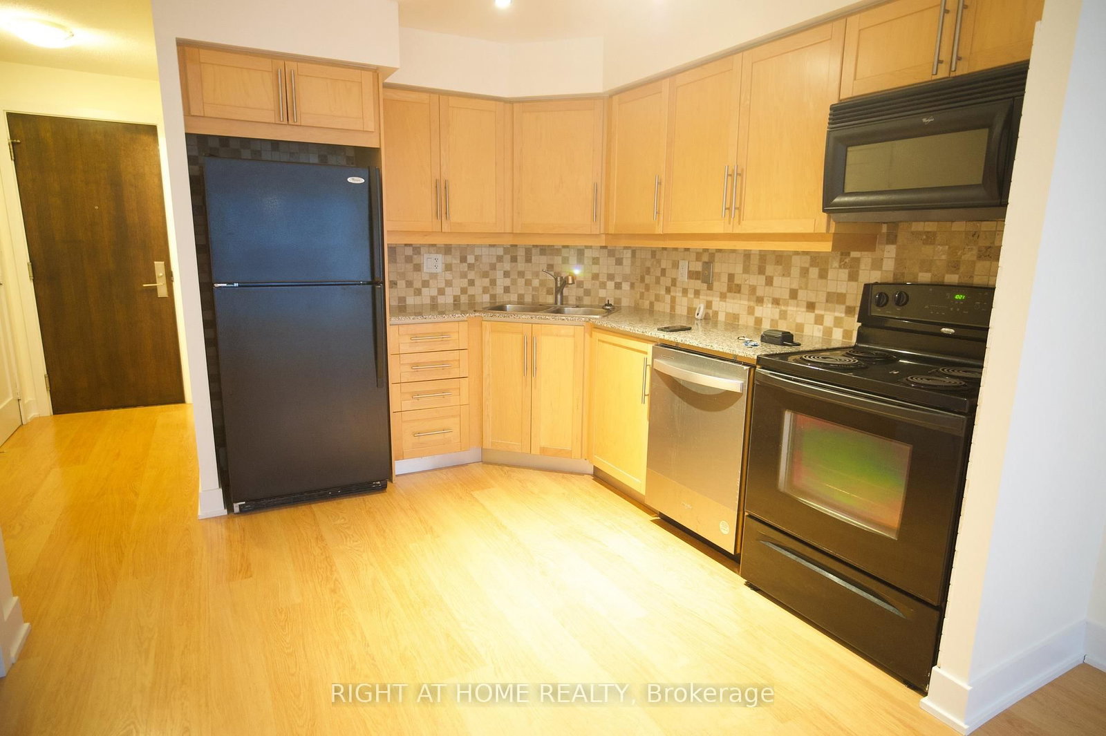 Condo for lease at 713-20 Blue Jays Way, Toronto, Ontario, M5V 3T3 - Waterfront Communities C1 - MLS: C13755544