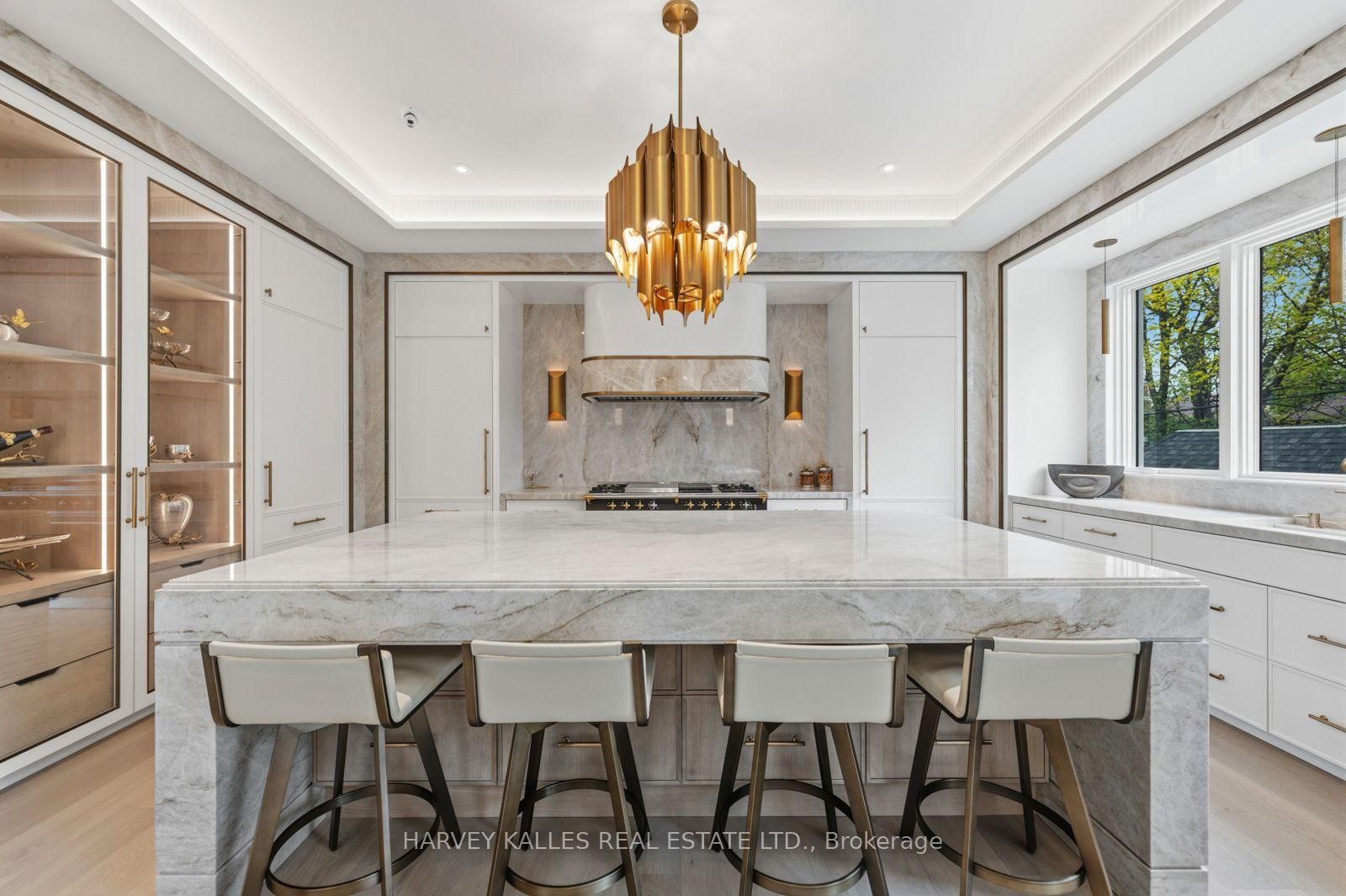 117 Yonge Boulevard • Toronto, ON photo 12