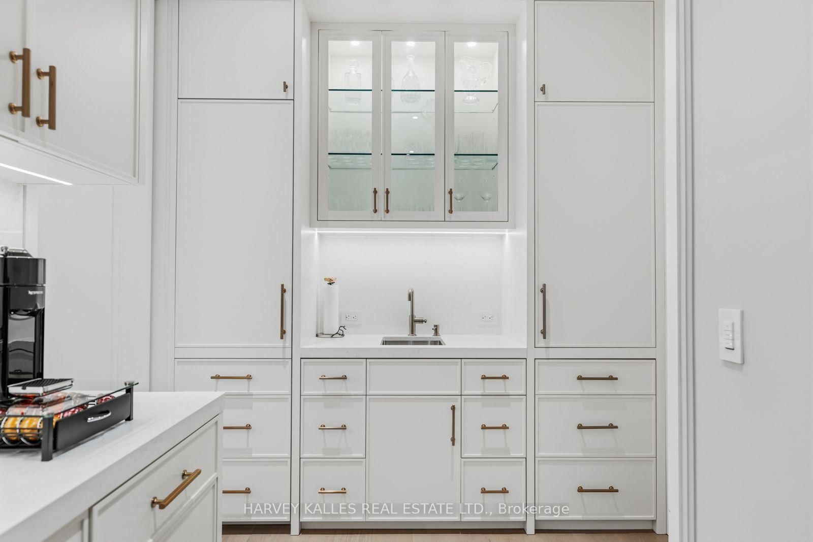 117 Yonge Boulevard • Toronto, ON photo 15