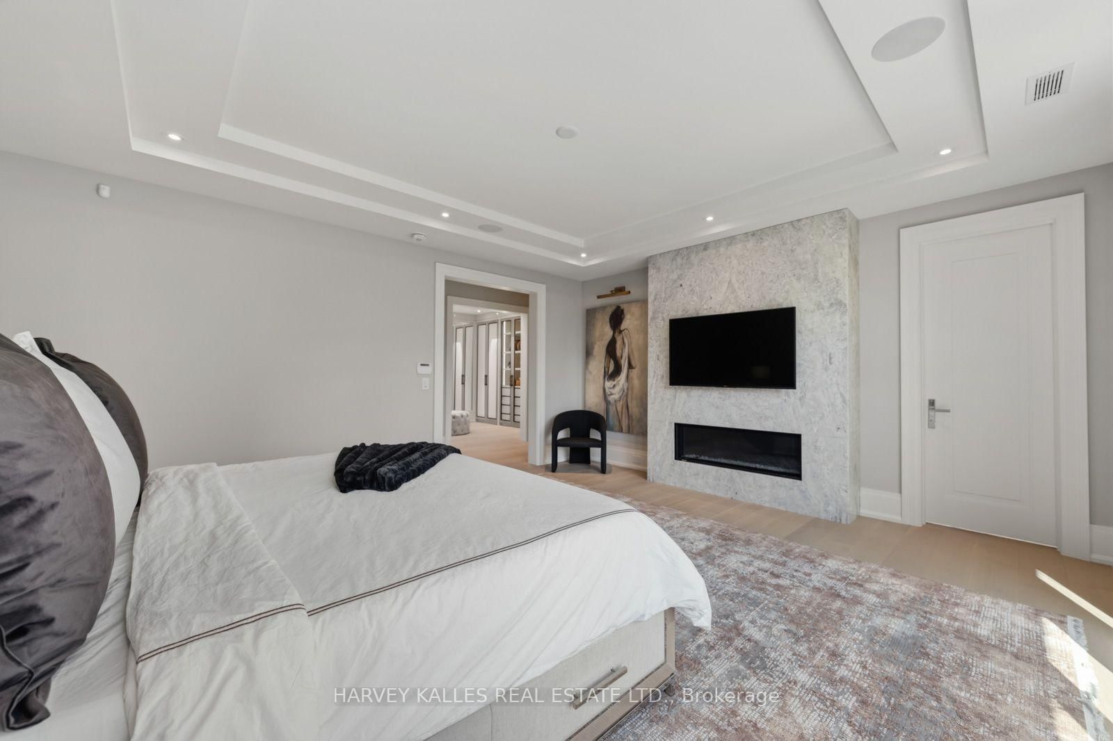 117 Yonge Boulevard • Toronto, ON photo 25