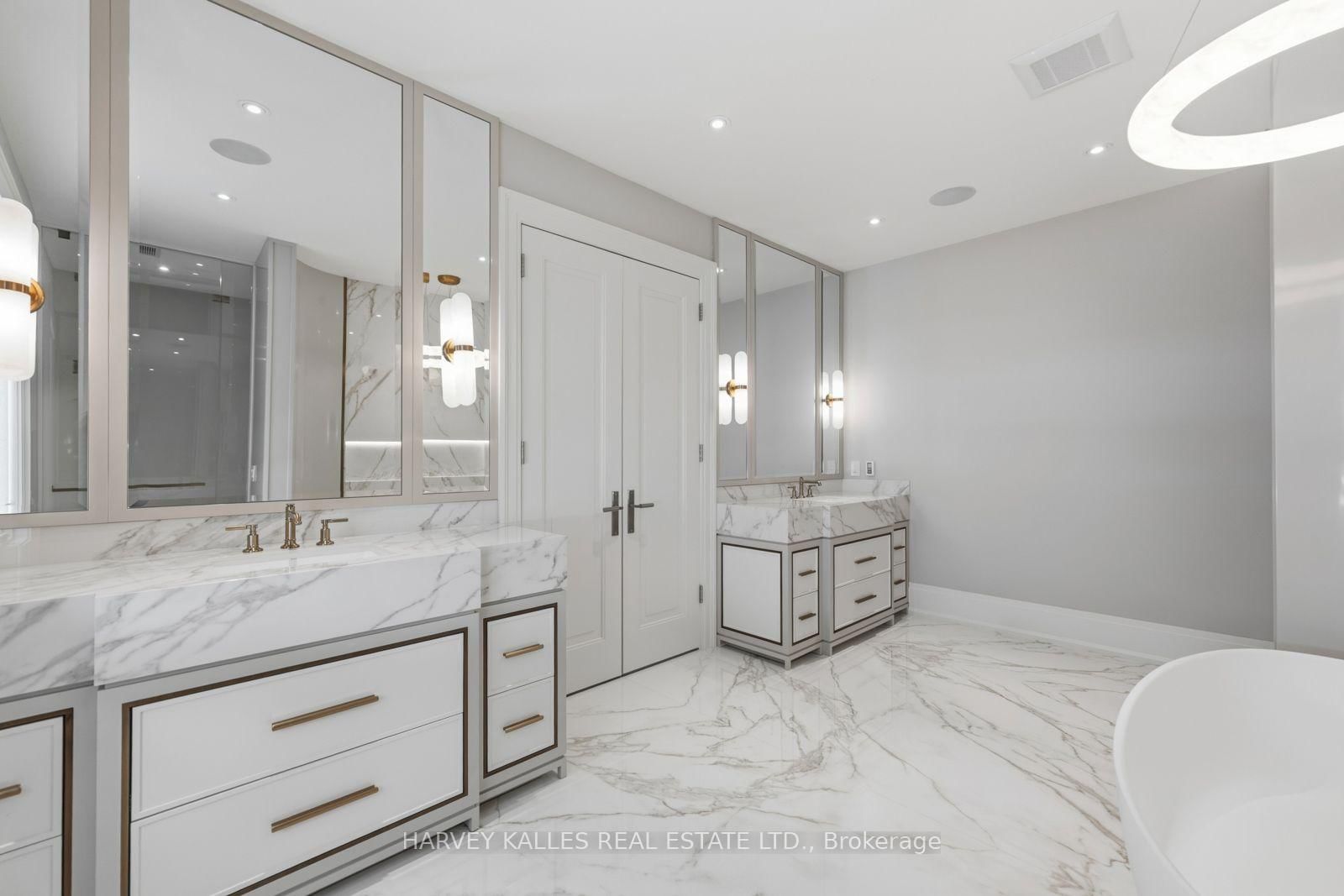 117 Yonge Boulevard • Toronto, ON photo 31
