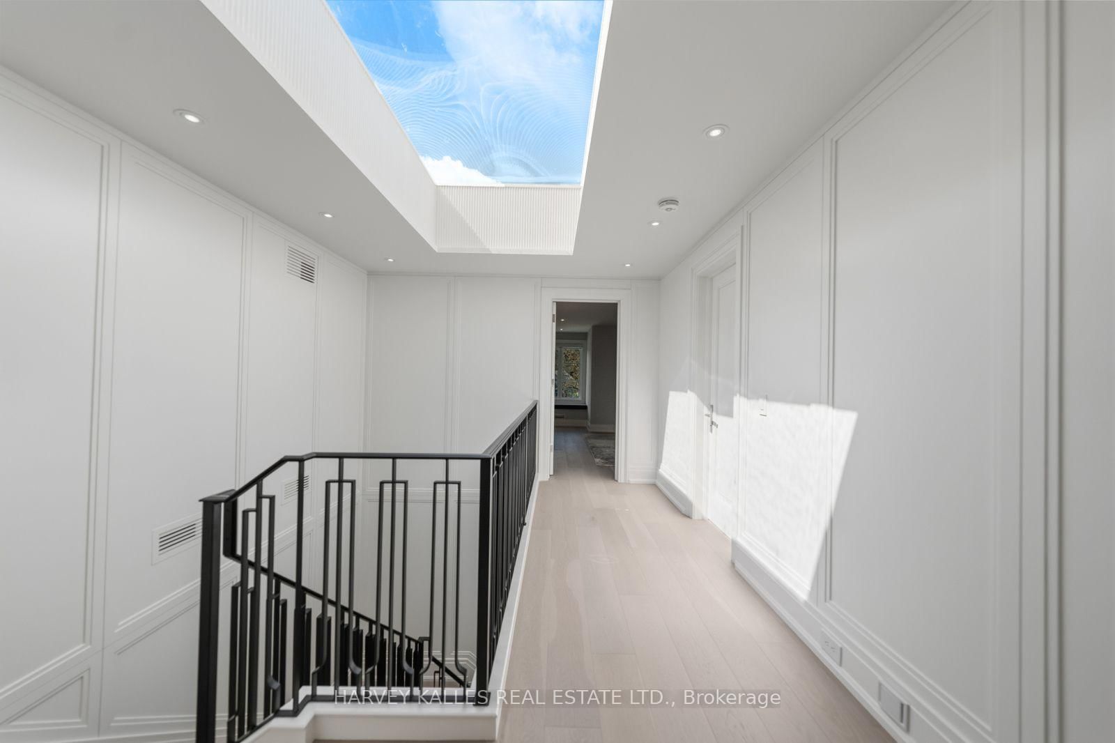 117 Yonge Boulevard • Toronto, ON photo 37