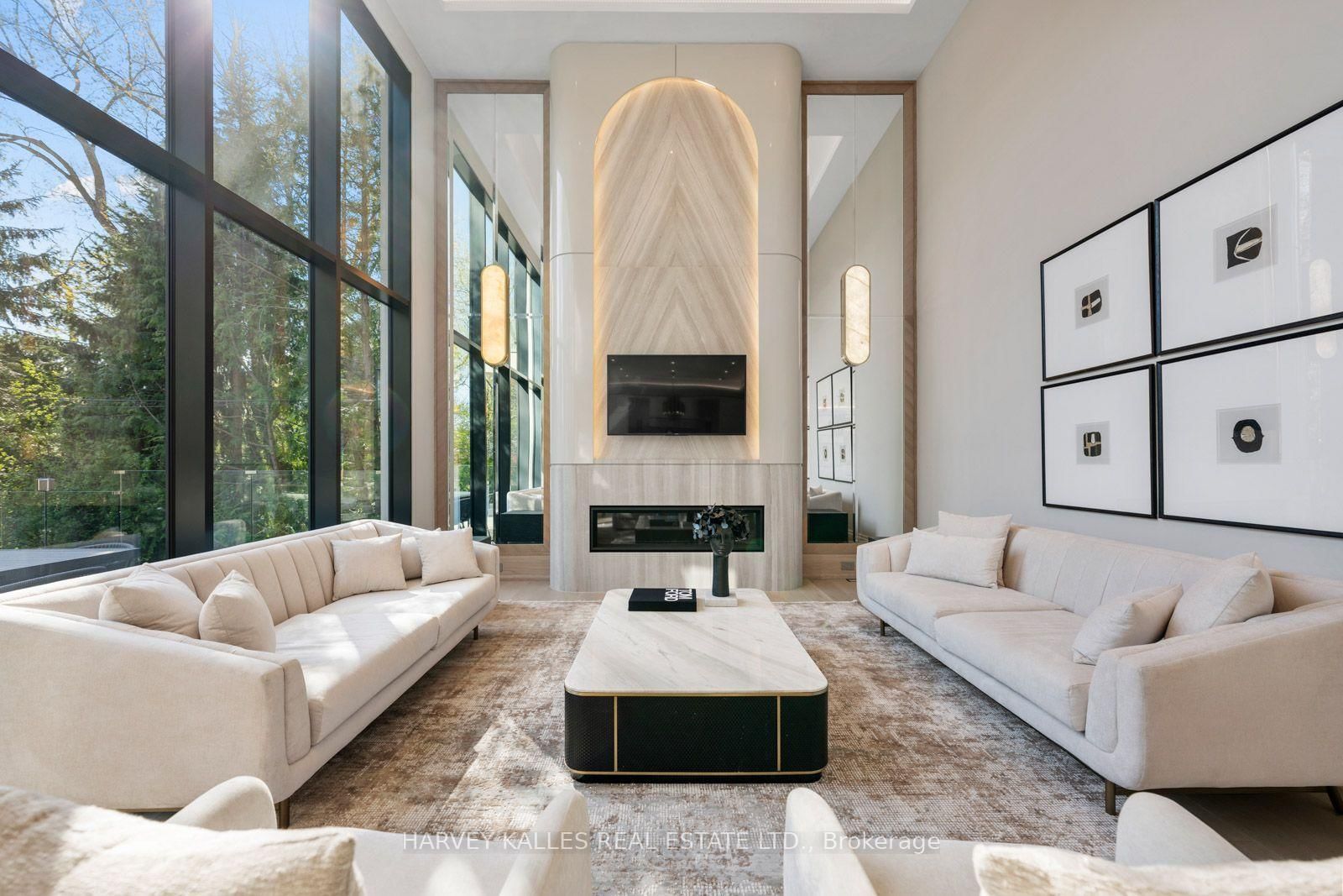 117 Yonge Boulevard • Toronto, ON photo 8