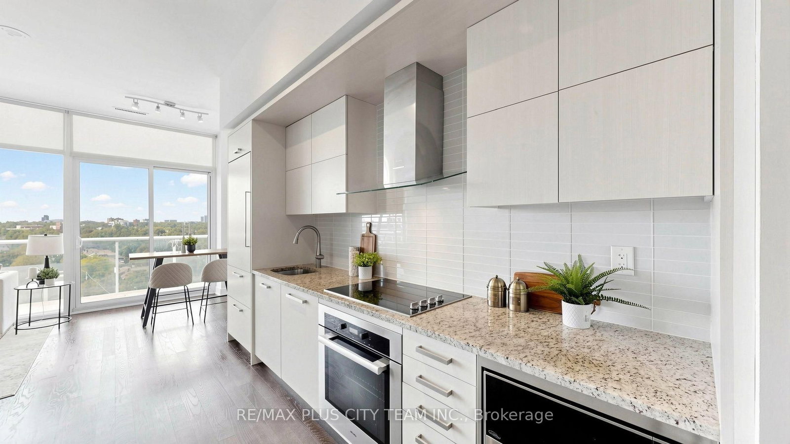 3018 Yonge Street • #Uph07 • Toronto, ON photo 12