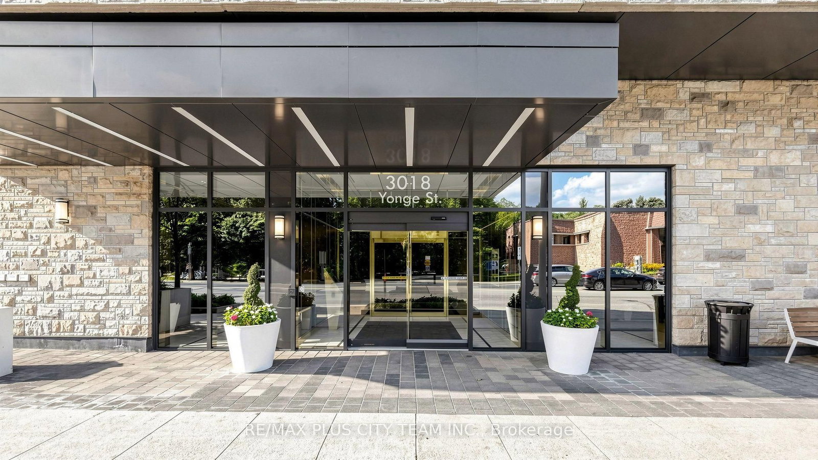 3018 Yonge Street • #Uph07 • Toronto, ON photo 2