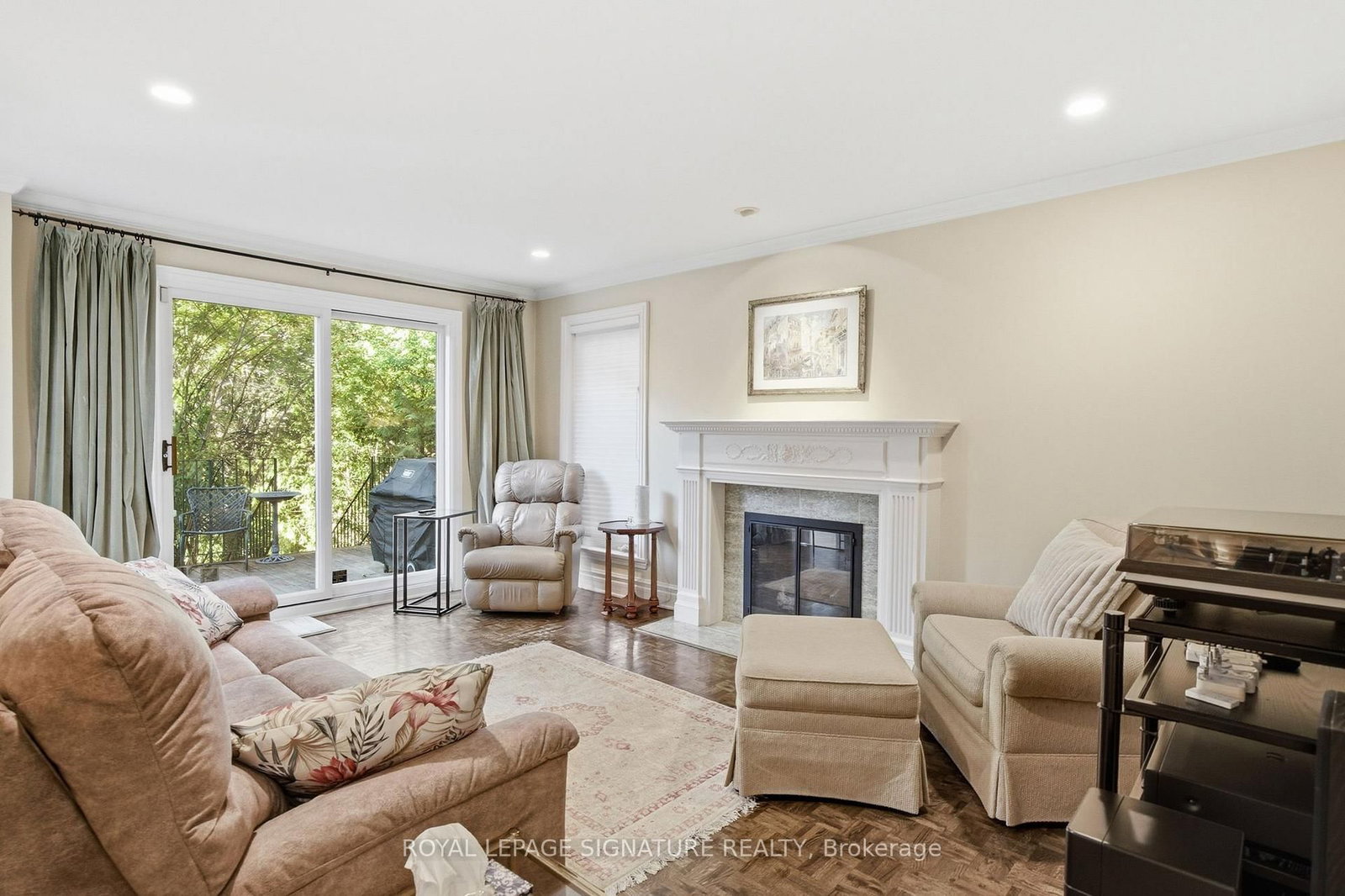 20 Wellesbourne Crescent • Toronto, ON photo 14