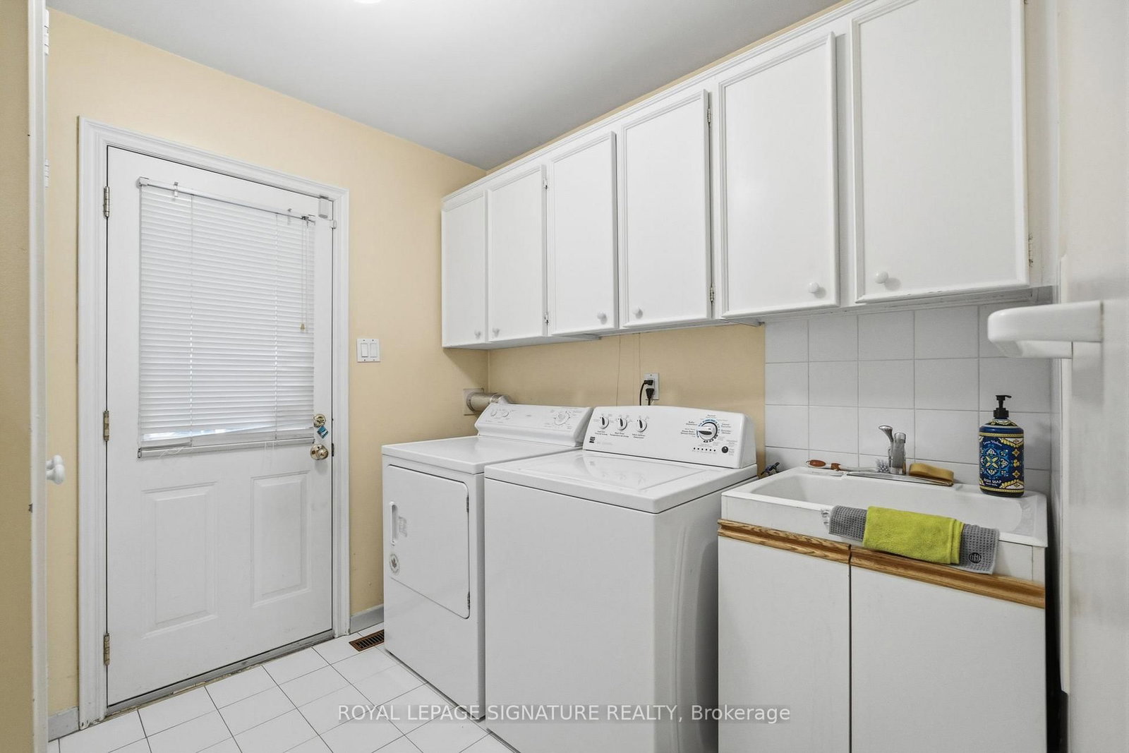 20 Wellesbourne Crescent • Toronto, ON photo 17