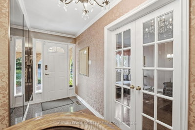 20 Wellesbourne Crescent, Toronto, ON, photo 3