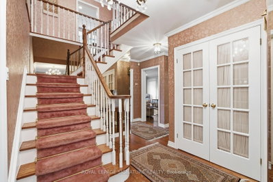 20 Wellesbourne Crescent, Toronto, ON, photo 4