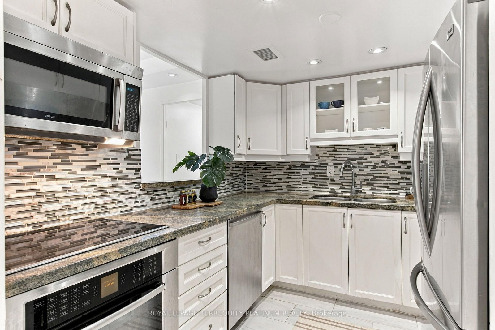 70 Montclair Avenue • #203 • Toronto, ON photo 21