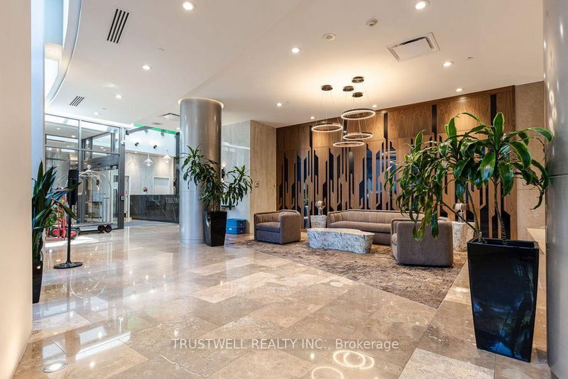 708 - 5 Northtown Way