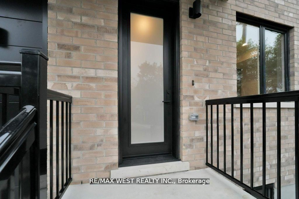 661 Winona Drive • Toronto, ON photo 18