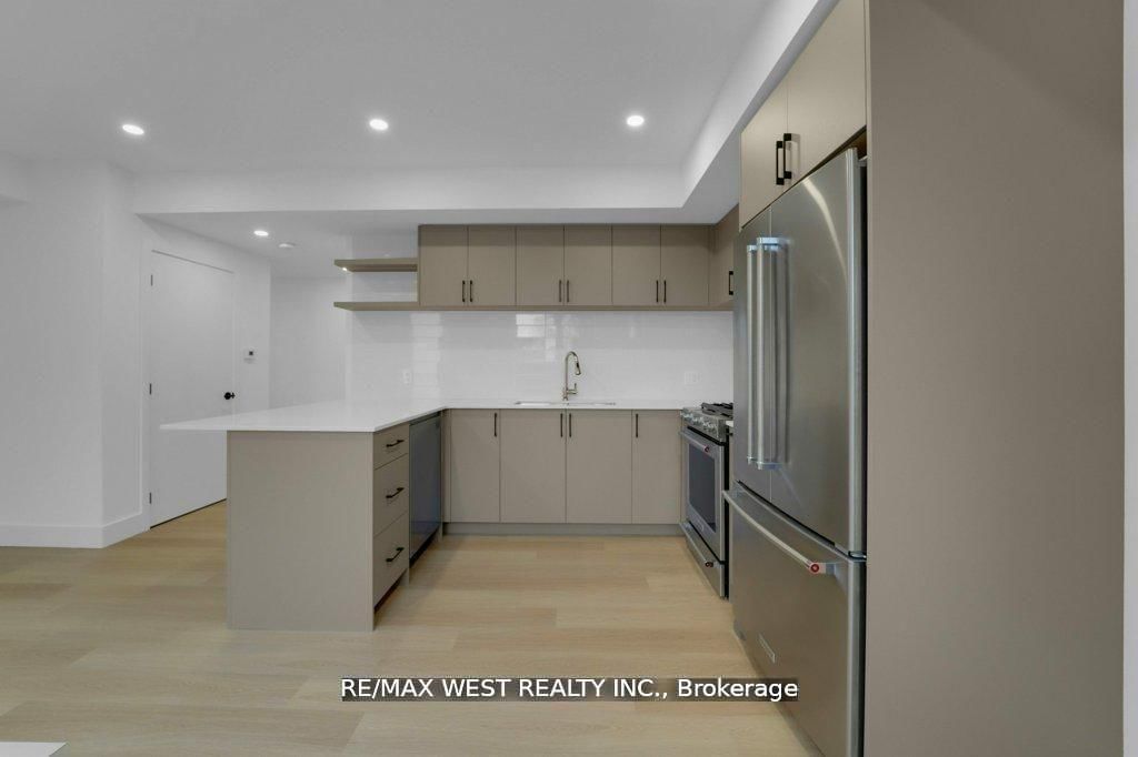 661 Winona Drive • Toronto, ON photo 22
