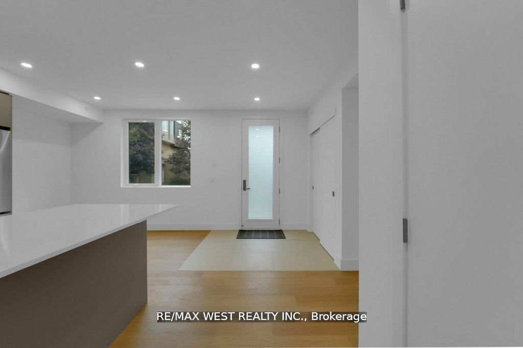 661 Winona Drive • Toronto, ON photo 24