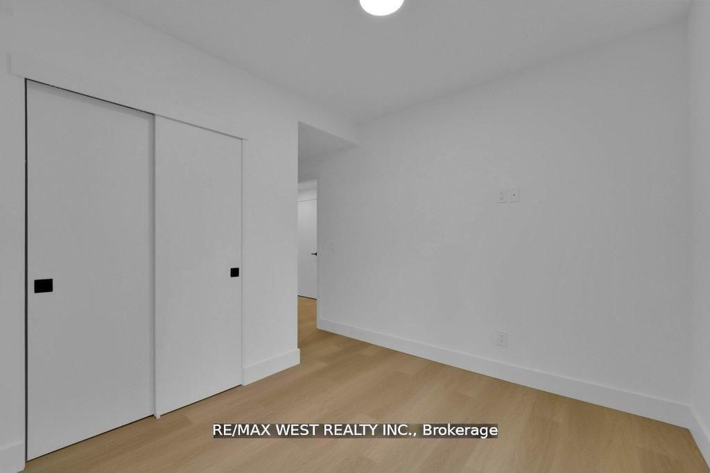 661 Winona Drive • Toronto, ON photo 28