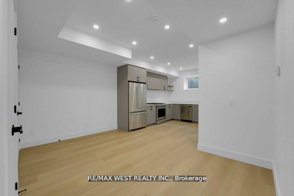 661 Winona Drive • Toronto, ON photo 38