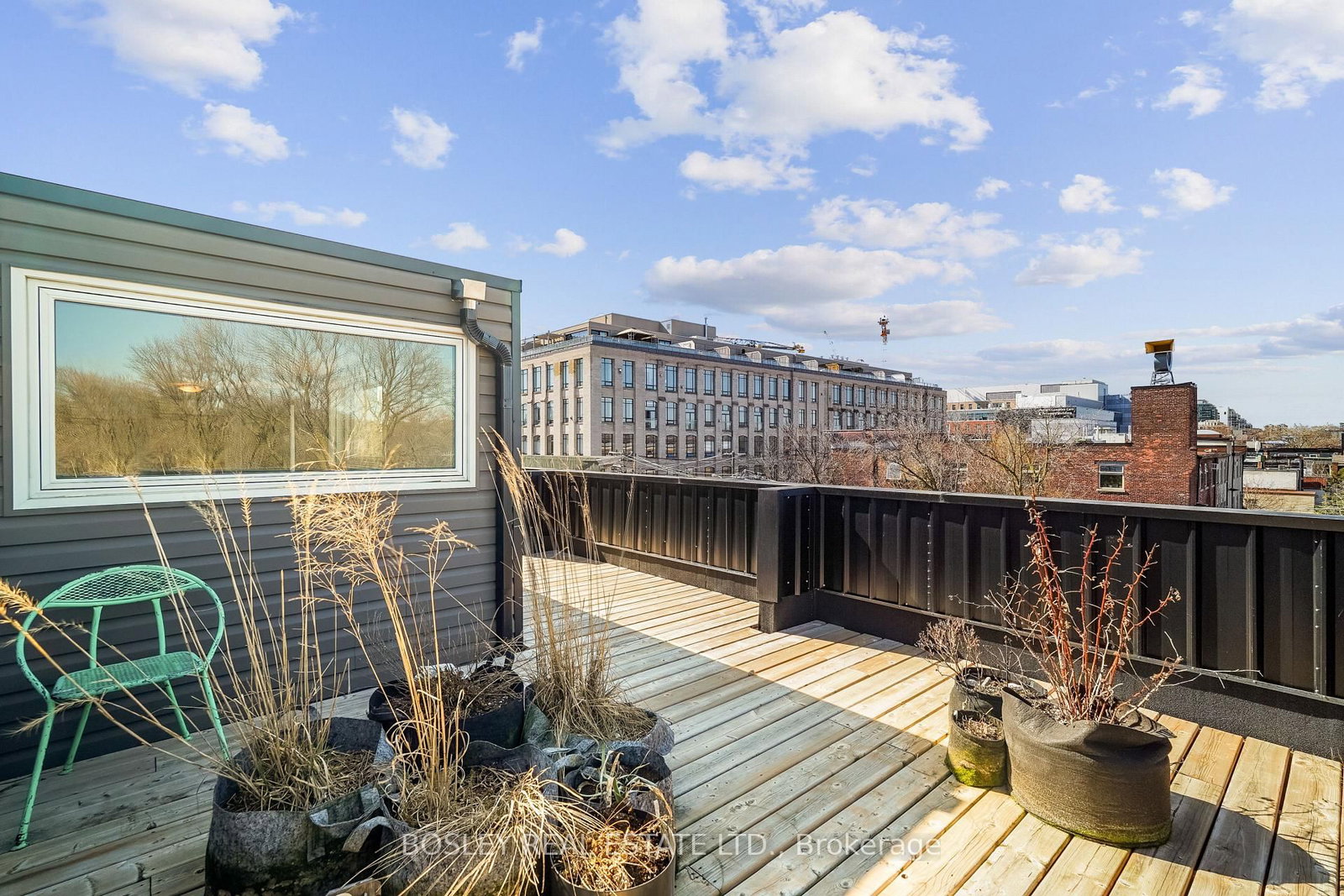 890 Queen Street W • Toronto, ON photo 16