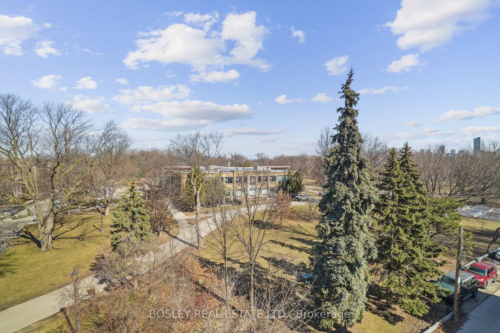 890 Queen Street W • Toronto, ON photo 17