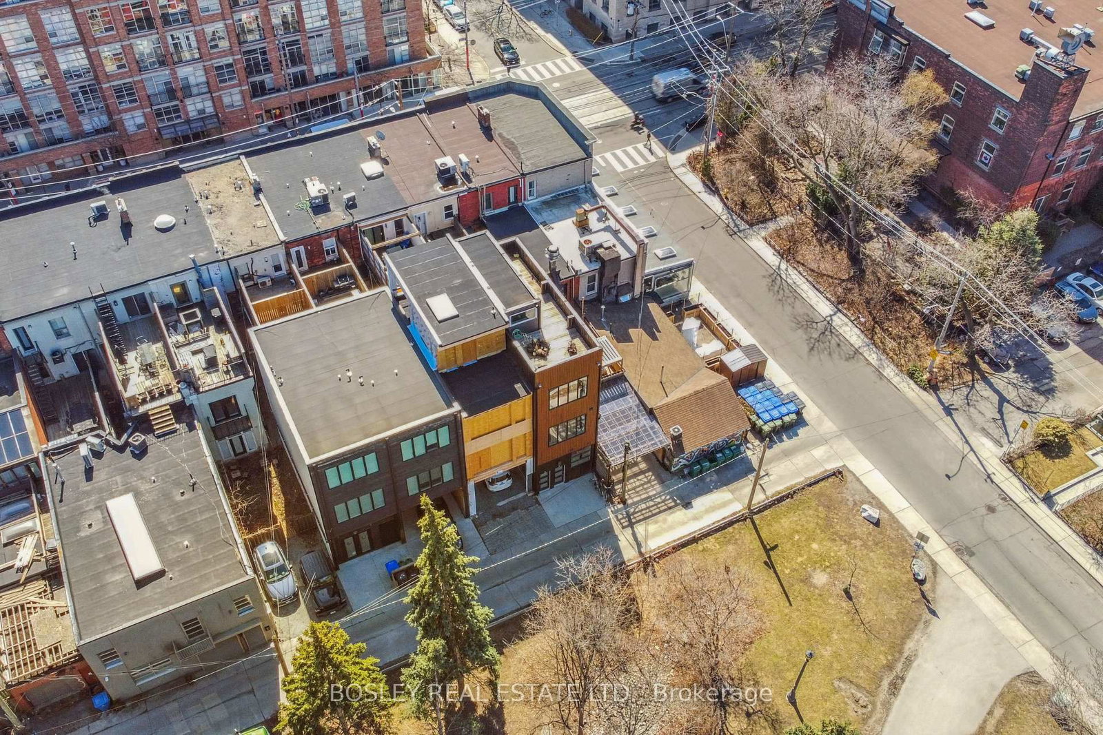 890 Queen Street W • Toronto, ON photo 19
