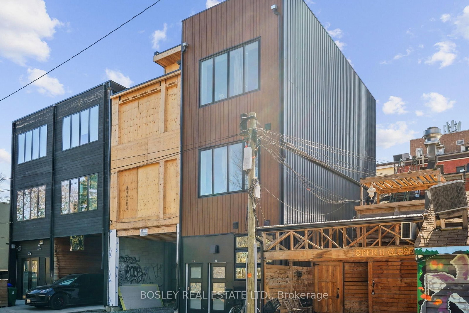 890 Queen Street W • Toronto, ON photo 22