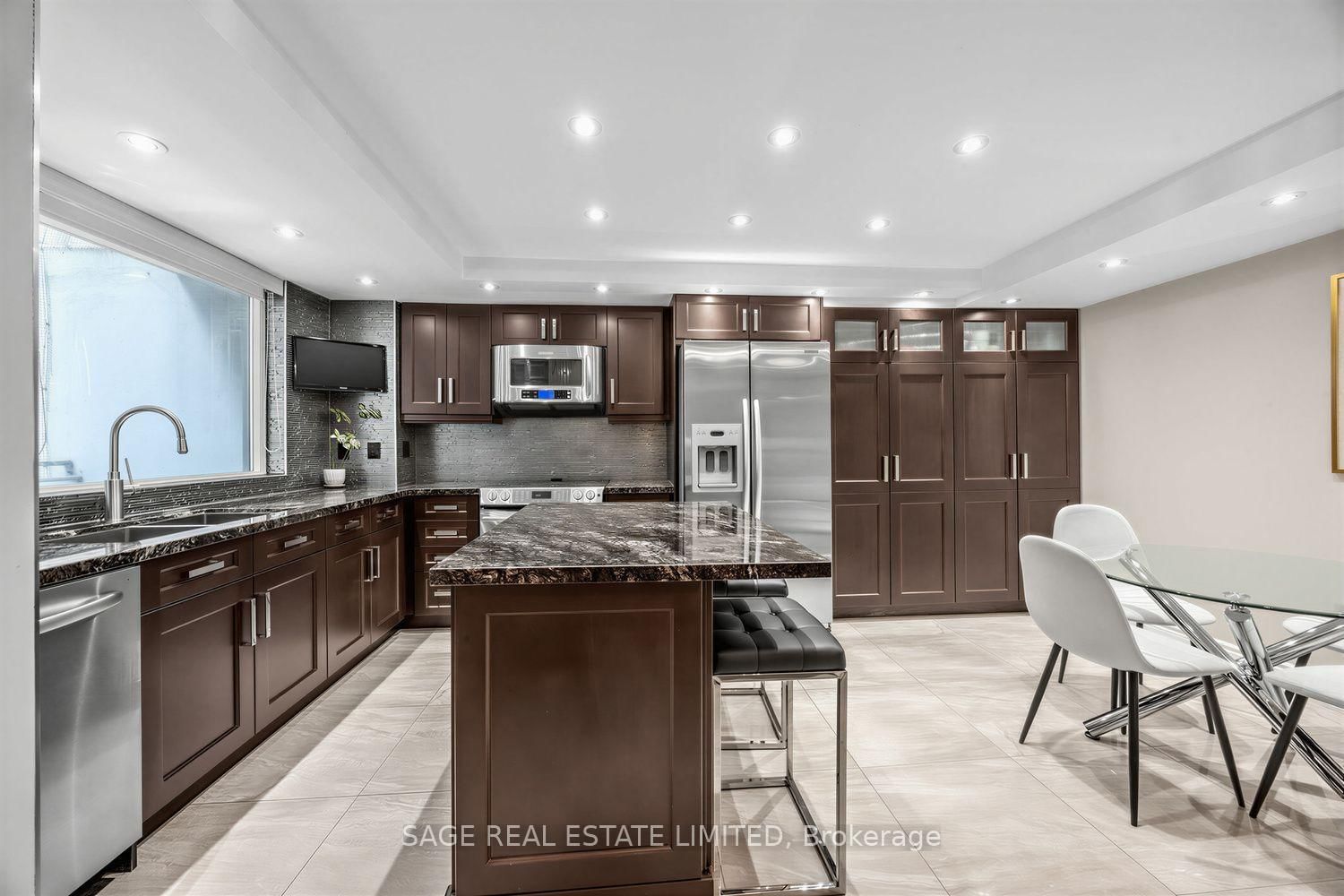 80 Cumberland Street • #303 • Toronto, ON photo 10