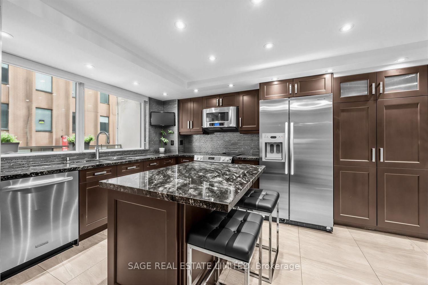 80 Cumberland Street • #303 • Toronto, ON photo 9