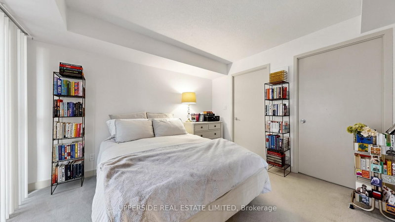 607 - 126 Simcoe Street