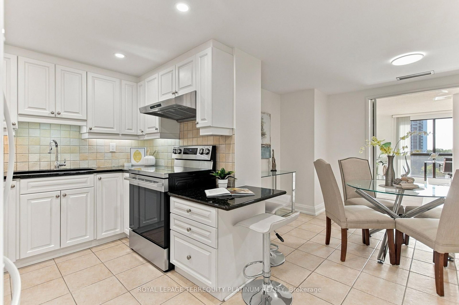 1 Concorde Place • #802 • Toronto, ON photo 12