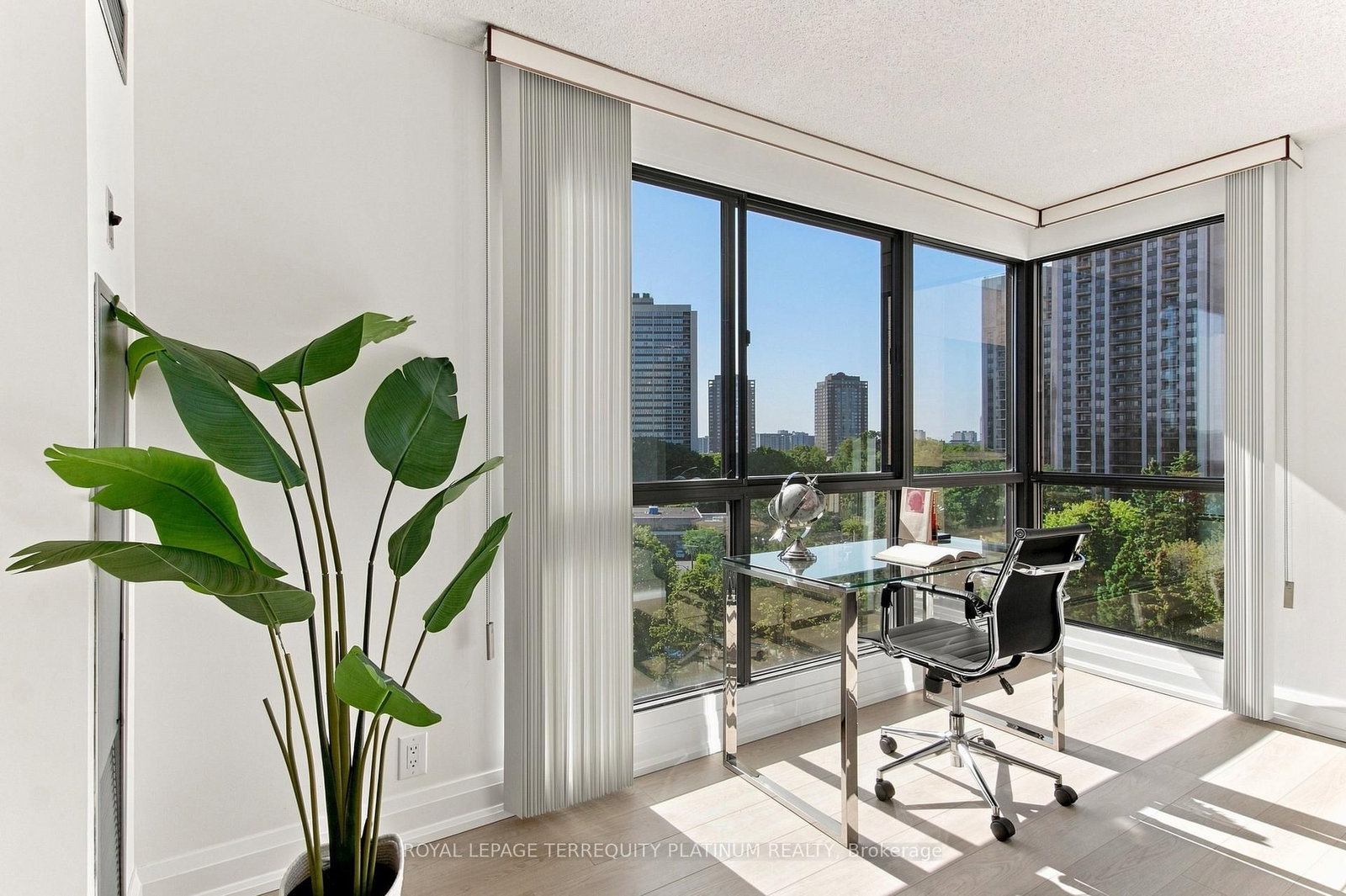 1 Concorde Place • #802 • Toronto, ON photo 17