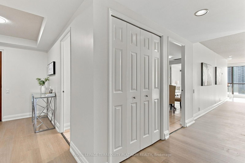 802 - 1 Concorde Place