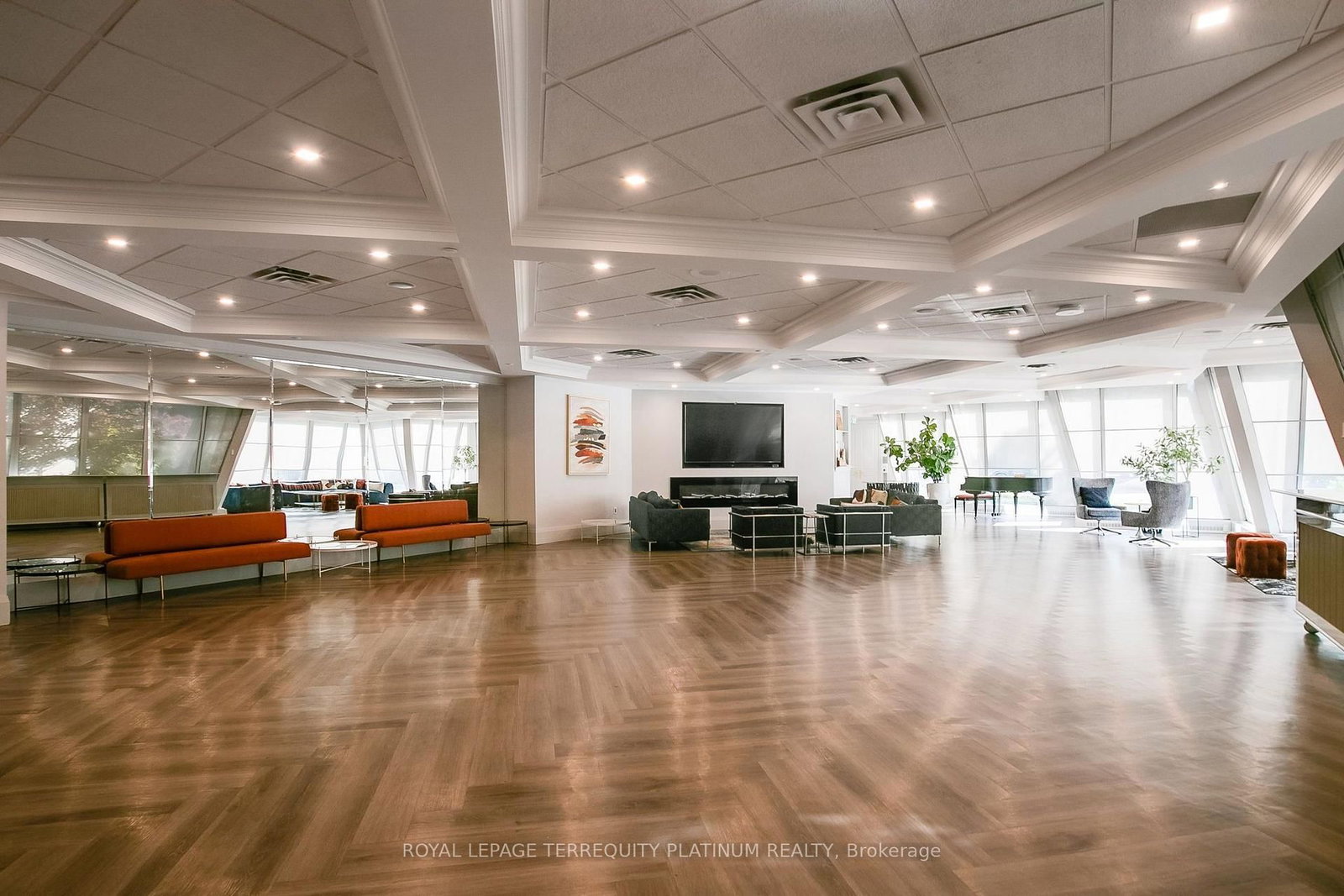 1 Concorde Place • #802 • Toronto, ON photo 33