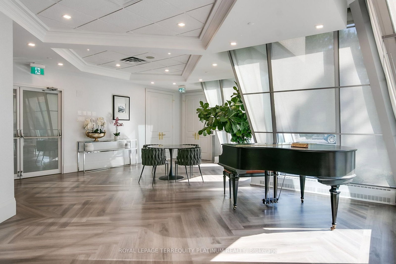 1 Concorde Place • #802 • Toronto, ON photo 37
