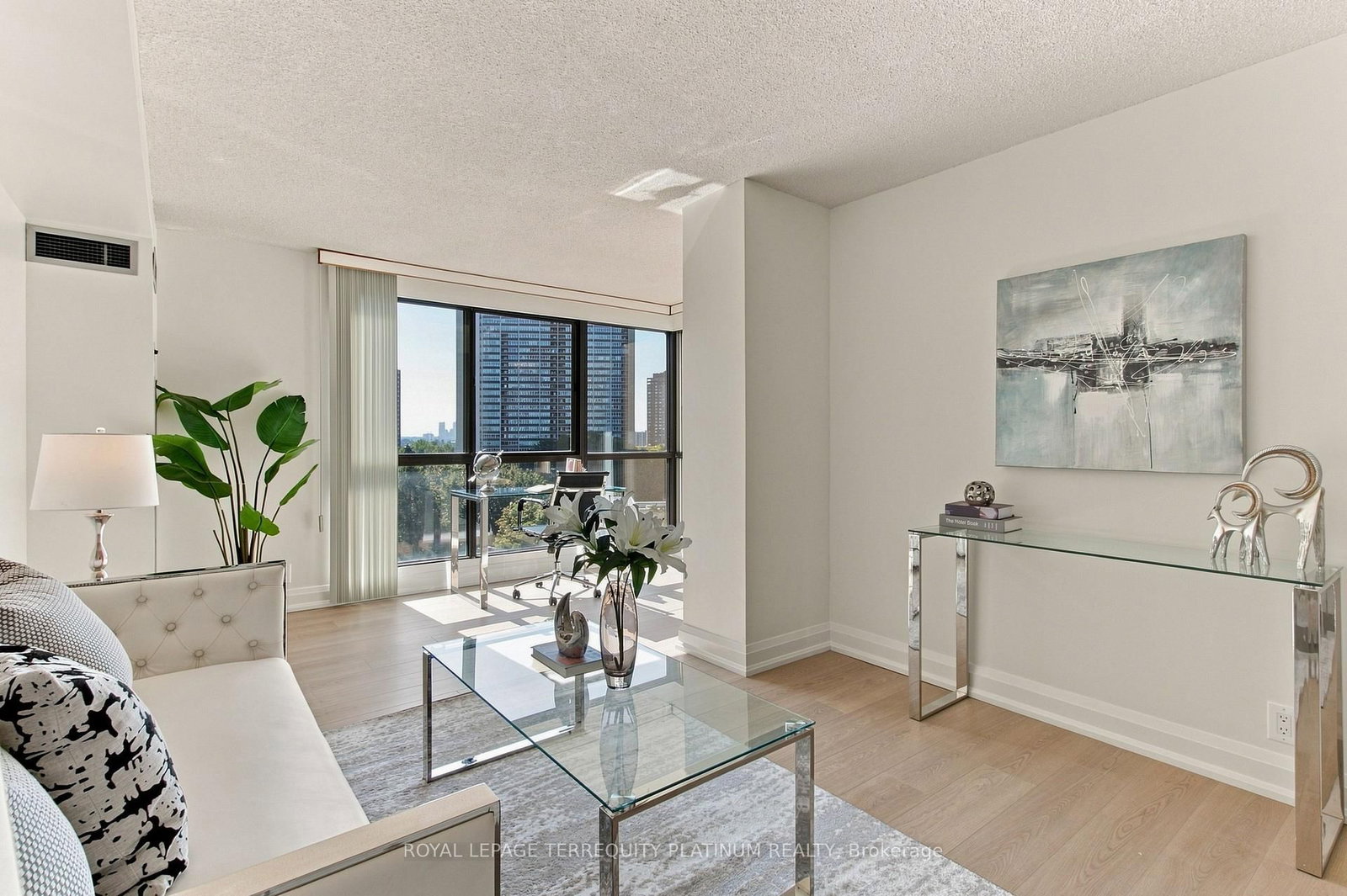 1 Concorde Place • #802 • Toronto, ON photo 9