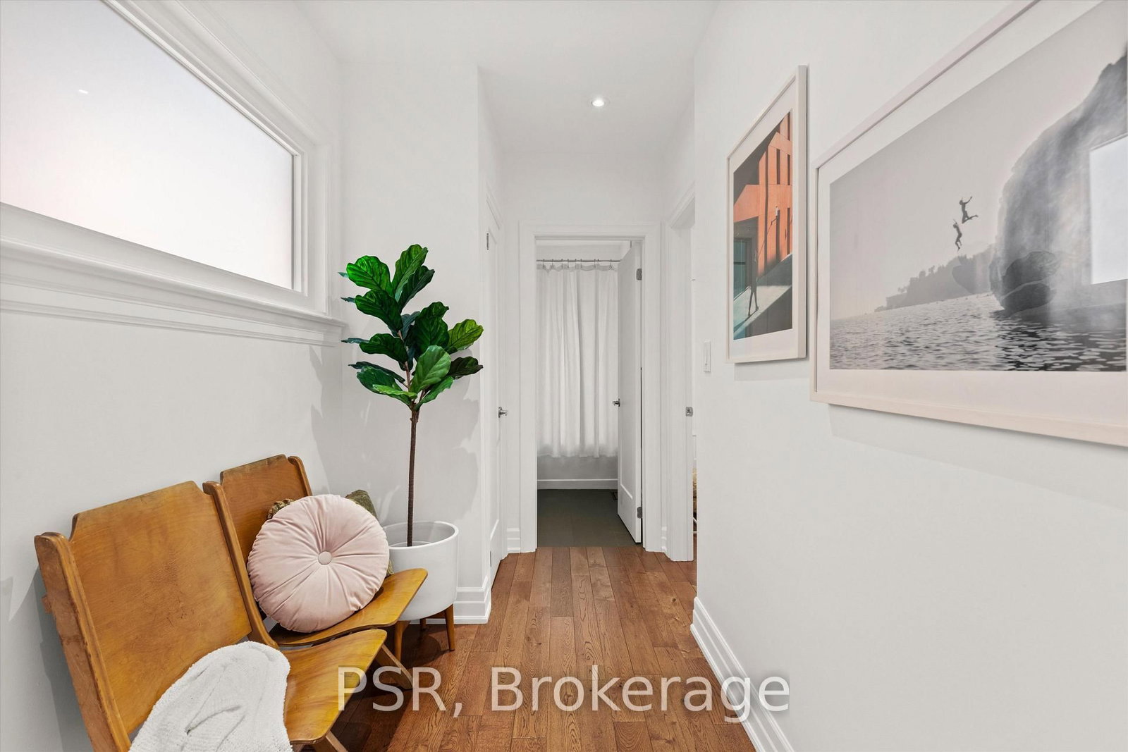 16 Mackenzie Crescent • Toronto, ON photo 21