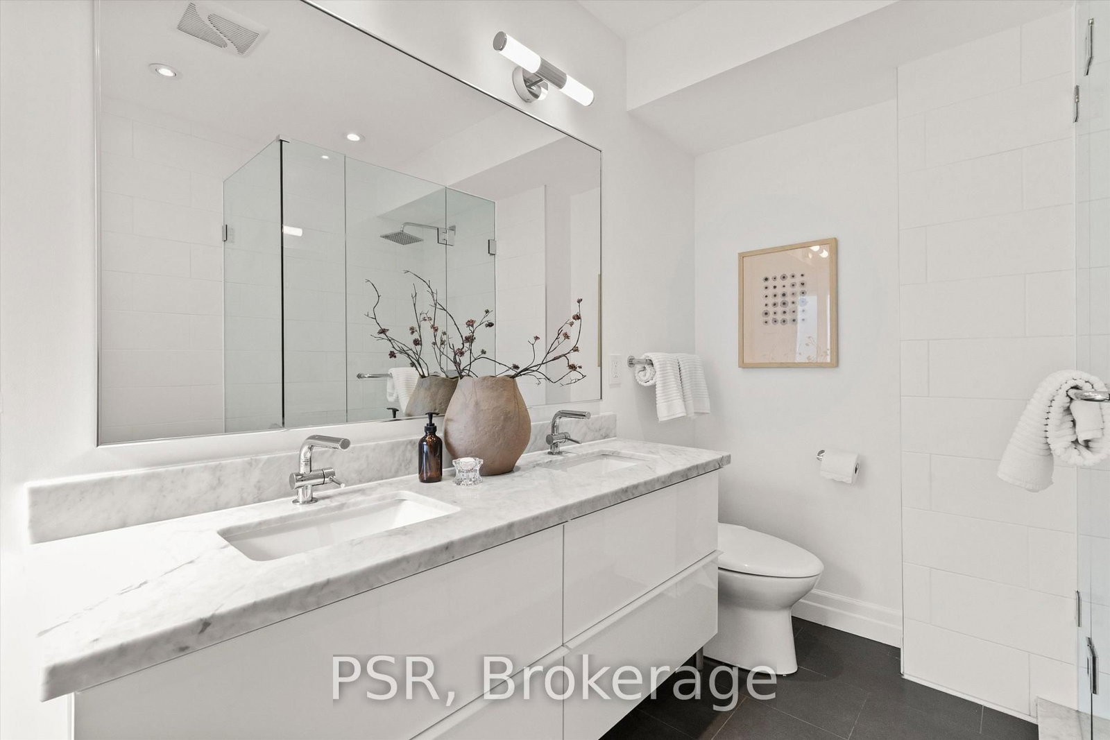 16 Mackenzie Crescent • Toronto, ON photo 26