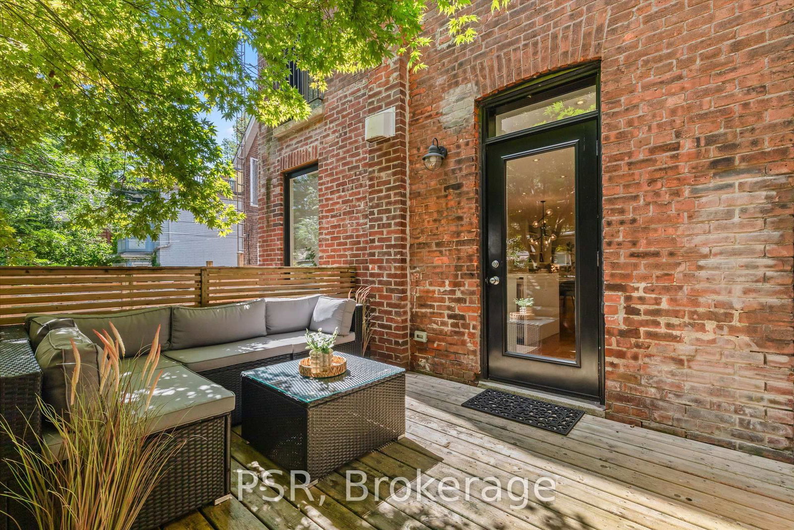 16 Mackenzie Crescent • Toronto, ON photo 38