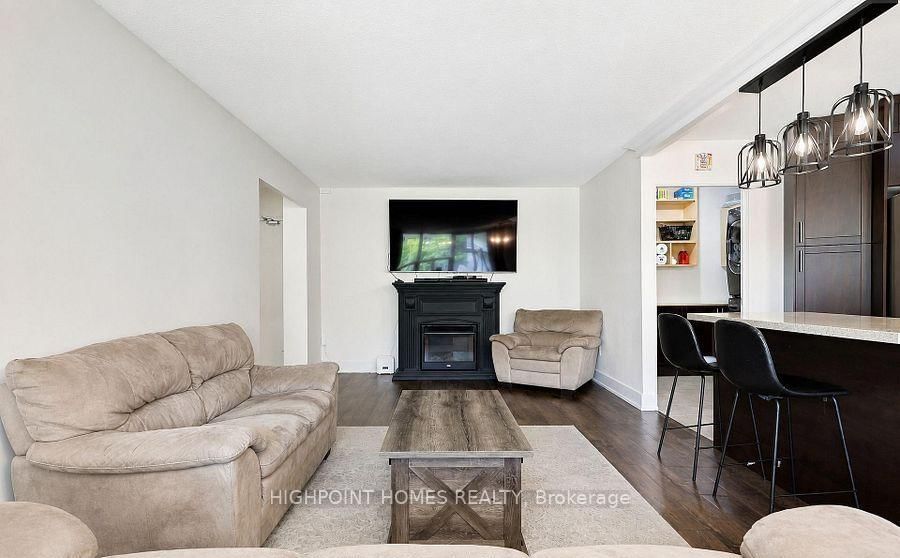 60 Pavane Linkway Way • #301 • Toronto, ON photo 12