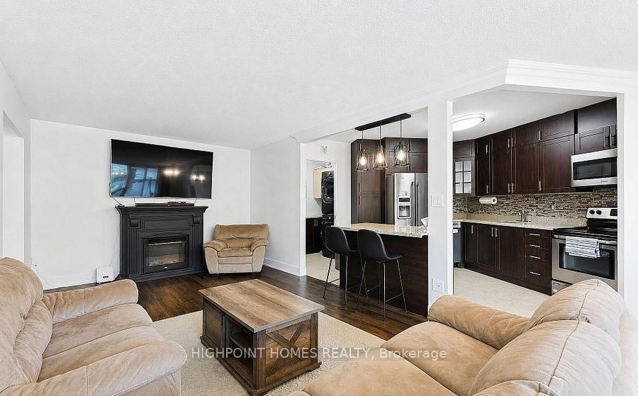 60 Pavane Linkway Way • #301 • Toronto, ON photo 13