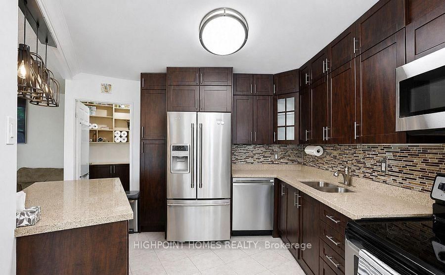 60 Pavane Linkway Way • #301 • Toronto, ON photo 16