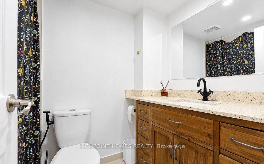 60 Pavane Linkway Way • #301 • Toronto, ON photo 20