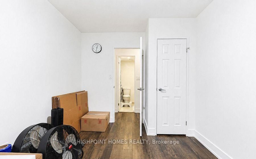 60 Pavane Linkway Way • #301 • Toronto, ON photo 23