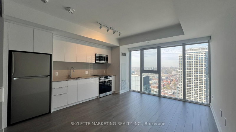 3801 - 357 King Street W