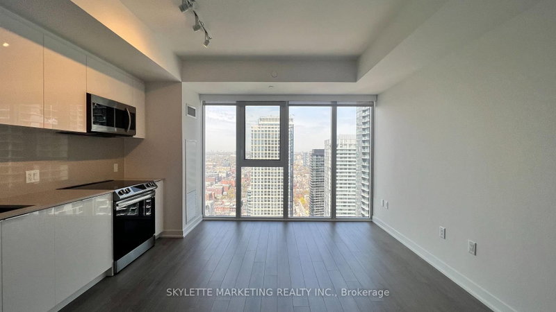3801 - 357 King Street W